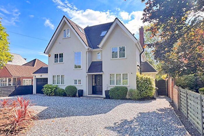 5 Bedroom Detached House For Sale In Westcar Lane, Walton-On-Thames, KT12