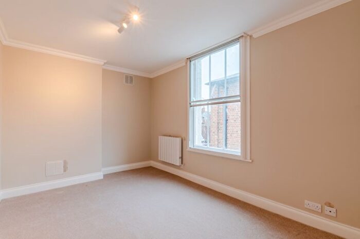 1 Bedroom Flat To Rent In Greyfriars, Gloucester, GL1