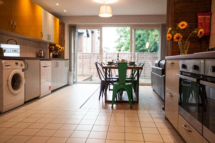8 Bedroom Semi-Detached House To Rent In Amherst Road, Manchester, Greater Manchester, M14