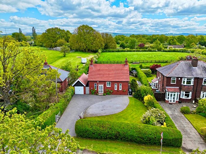 3 Bedroom Detached House For Sale In Woodford Road, Poynton, Stockport, Cheshire, SK12