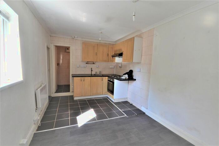 2 Bedroom Flat To Rent In Windsor Road, Bexhill On Sea, TN39