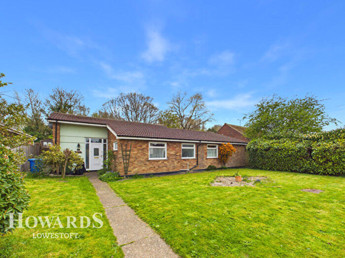 3 Bedroom Detached Bungalow For Sale In Sands Lane, Oulton Broad, NR32