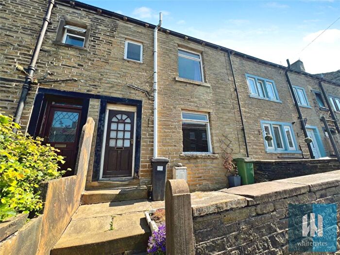 1 Bedroom Terraced House For Sale In Blackmoorfoot Road, Crosland Moor, Huddersfield, HD4