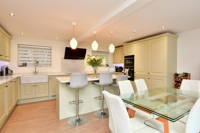 3 Bedroom Detached House For Sale In Lower Road, West Farleigh, Maidstone, Kent, ME15