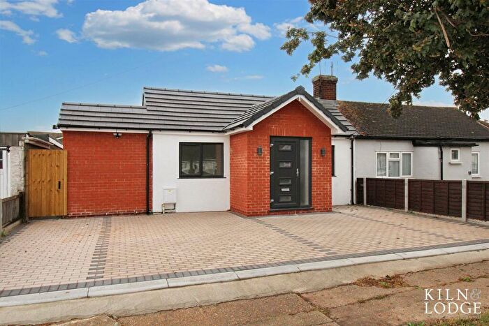 4 Bedroom Semi-Detached Bungalow To Rent In Hawkesbury Road, Canvey Island, SS8