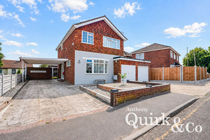 4 Bedroom Detached House For Sale In Gwendalen Avenue, Canvey Island, SS8