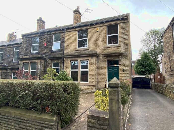 4 Bedroom End Of Terrace House To Rent In Moorlands Road, Dewsbury, WF13