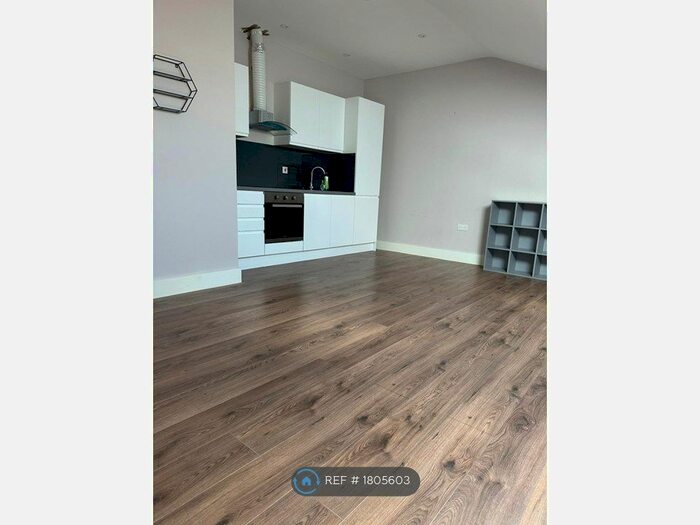 2 Bedroom Flat To Rent In Cube House, Stoke Mandeville, Aylesbury, HP22