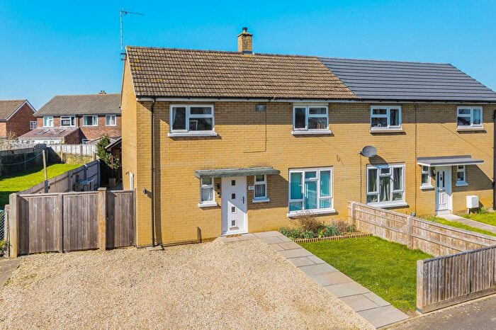 2 Bedroom Semi Detached House For Sale In Beverley Close, Abingdon, OX14