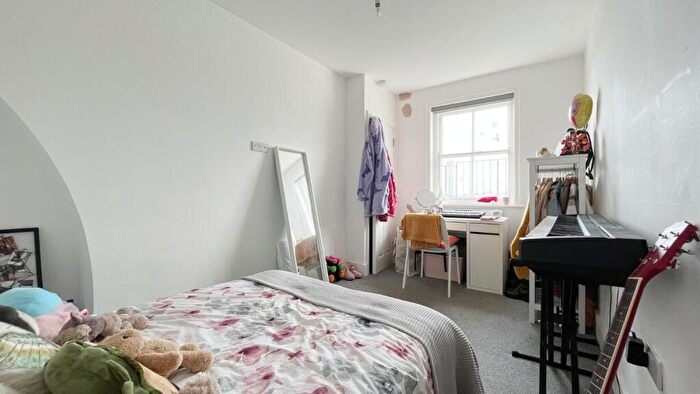 1 Bedroom House Of Multiple Occupation To Rent In Brunsiwck Place, Brighton, East Sussex, BN3