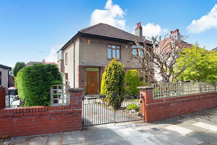 2 Bedroom Flat For Sale In Lodges Grove, Morecambe, LA4