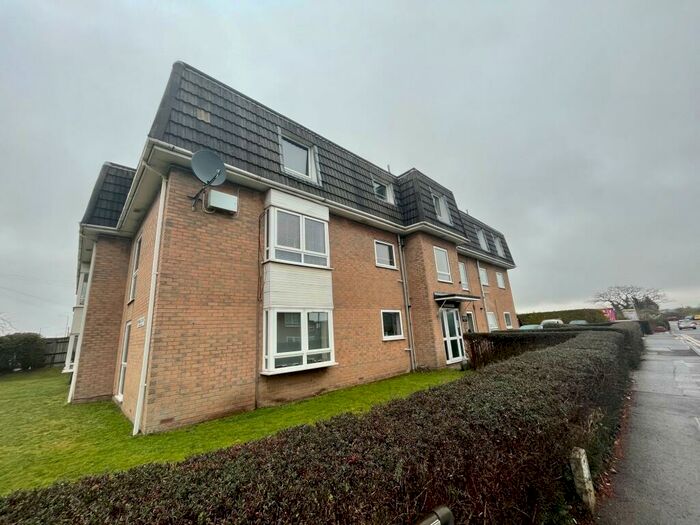 2 Bedroom Flat To Rent In Fairmile Road, Christchurch, BH23