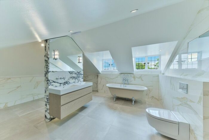 3 Bedroom Flat To Rent In Sydenham Hill, London, SE26