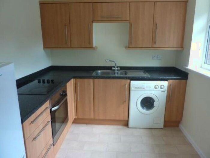 2 Bedroom Flat To Rent In Longley Close, Fulwood, PR2