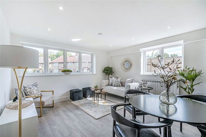 2 Bedroom Flat For Sale In Croydon Road, Beckenham, BR3