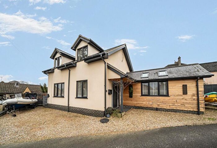 2 Bedroom Detached House For Sale In Lower Poole Road, Dursley, GL11