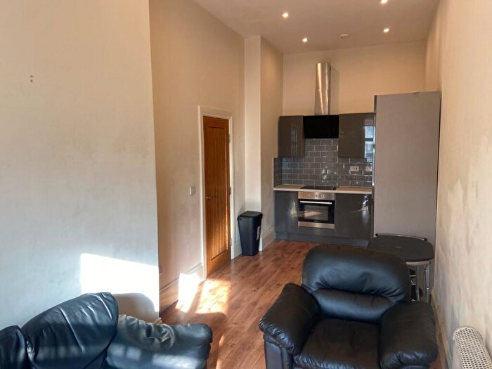 1 Bedroom Apartment To Rent In Windsor Chambers, - John William Street, Huddersfield, HD1