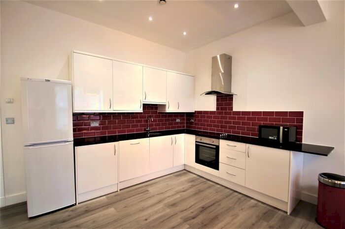2 Bedroom Flat To Rent In Woodside Park, Rugby, CV21