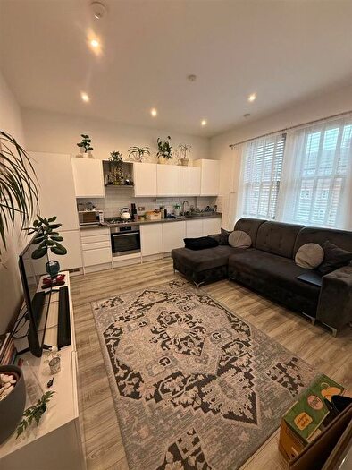 1 Bedroom Flat To Rent In Oakdale Road, SW16