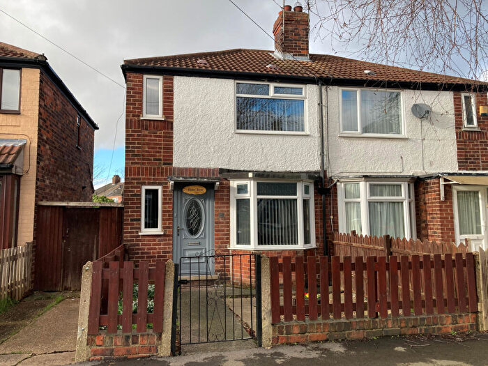 2 Bedroom Semi Detached House For Sale In Huntley Drive, Hull, HU5