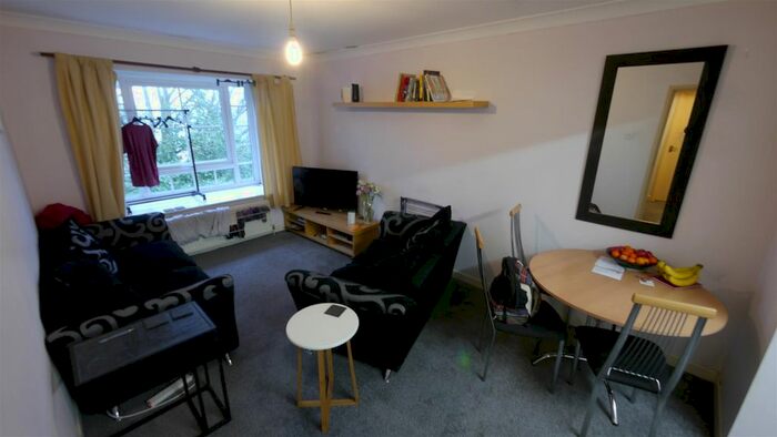 2 Bedroom Flat To Rent In Kelso Street, Leeds, LS2