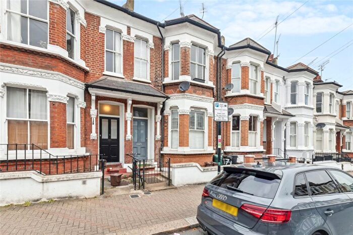 2 Bedroom Apartment For Sale In Kathleen Road, SW11