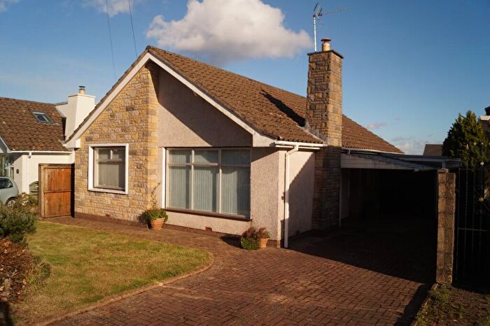 3 Bedroom Detached Bungalow For Sale In Cotswold Avenue, Cardiff(City), CF14