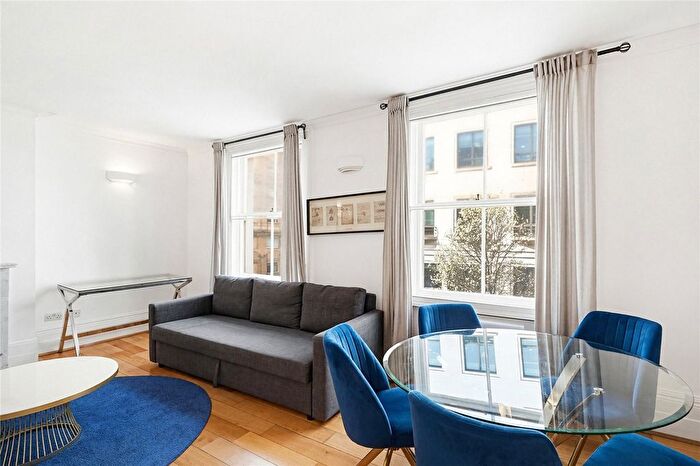 3 Bedroom Flat To Rent In Curzon Street, Mayfair, W1J