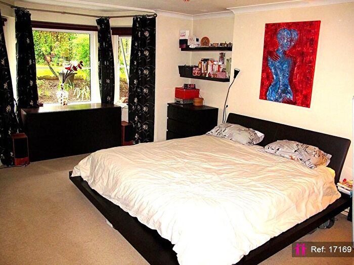 2 Bedroom Apartment To Rent In Belvedere Road, London, SE19