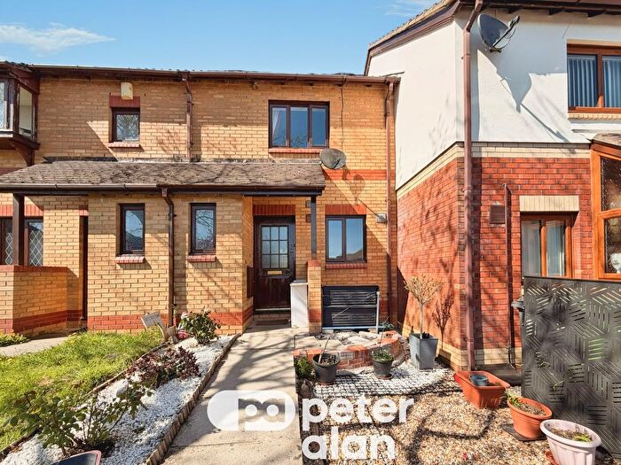 2 Bedroom Property To Rent In Clos Yr Alarch, Cardiff, CF14