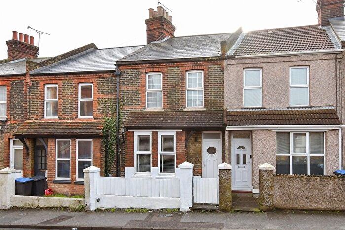 2 Bedroom Terraced House For Sale In Boundary Road, Ramsgate, Kent, CT11