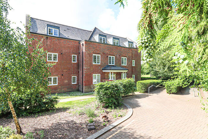 1 Bedroom Flat For Sale In Pegrum Drive, London Colney, AL2
