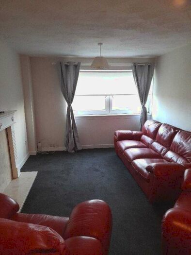 3 Bedroom Flat To Rent In Glenhove Road, Glasgow, G67