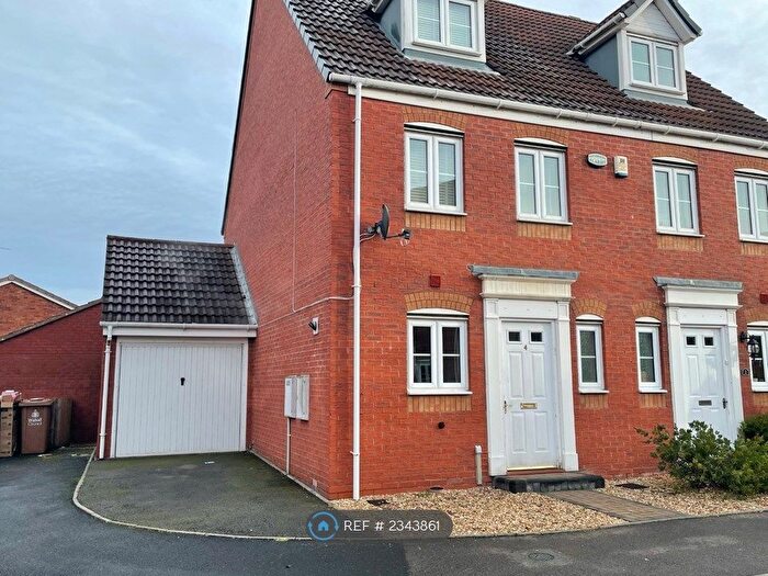 3 Bedroom Semi-Detached House To Rent In Willow Grove, Willenhall, WV13