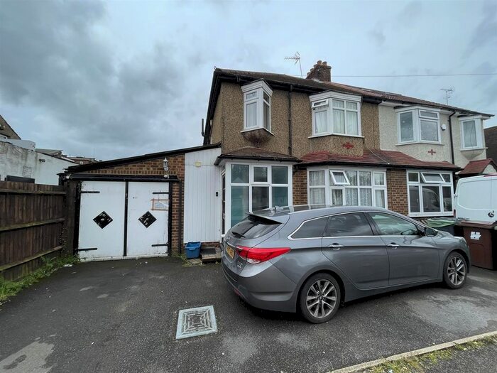 3 Bedroom Semi-Detached House To Rent In Grosvenor Road, Borehamwood, WD6