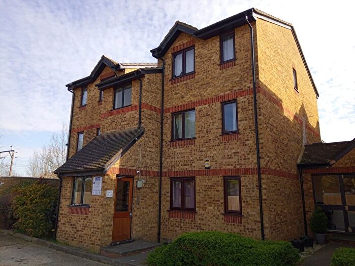 1 Bedroom Flat To Rent In Vignoles Road, Romford, RM7
