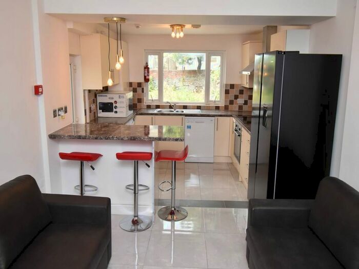 5 Bedroom Property To Rent In St Helens Avenue, Brynmill, Swansea, SA1