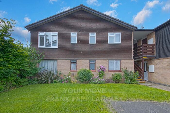 1 Bedroom Maisonette To Rent In Holmedale, Slough, SL2