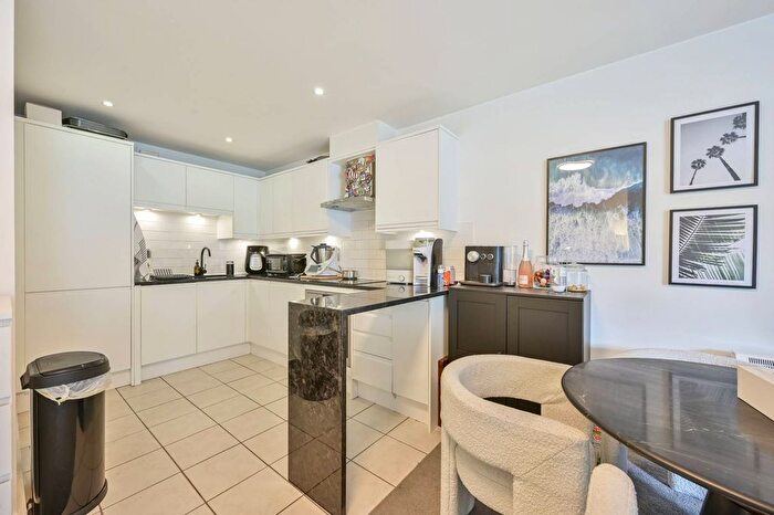 1 Bedroom Flat To Rent In Hardwicks Square, Wandsworth Town, London, SW18