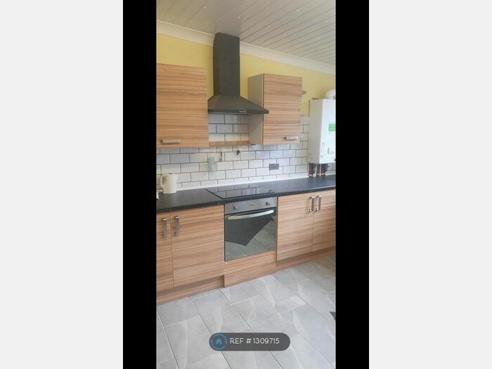 3 Bedroom Terraced House To Rent In Company Street, Neath SA11