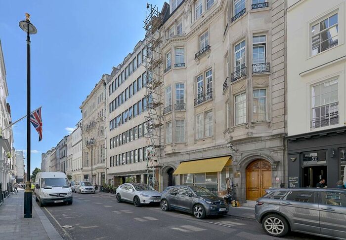 2 Bedroom Flat To Rent In Dover Street, London, W1S