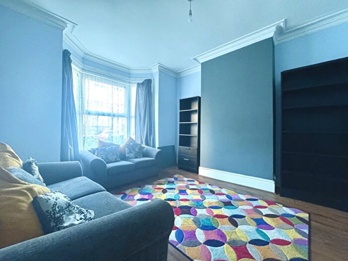 3 Bedroom Terraced House To Rent In Holland Road, Sheffield, South Yorkshire, S2