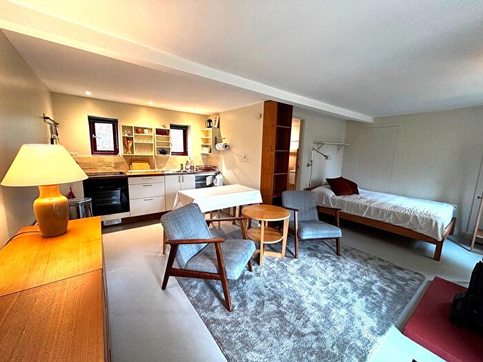 Studio To Rent In Stocks Road, Aldbury, Tring, HP23