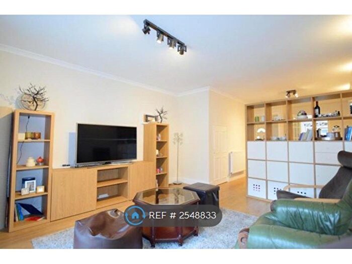 4 Bedroom Terraced House To Rent In Wesley Close, London, SE17