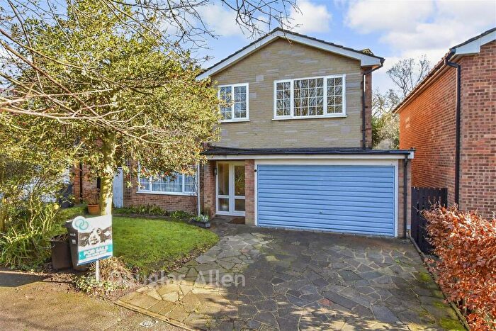 4 Bedroom Detached House For Sale In Woodford Green, Woodford Green, Essex, IG8