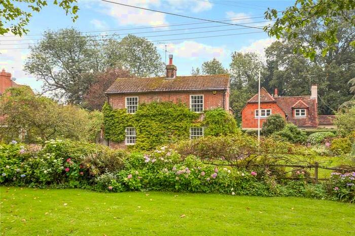 4 Bedroom Detached House For Sale In Tanyard Lane, Staplefield, Haywards Heath, RH17