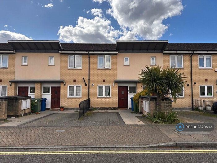 2 Bedroom Terraced House To Rent In Peckham Grove, London, SE15