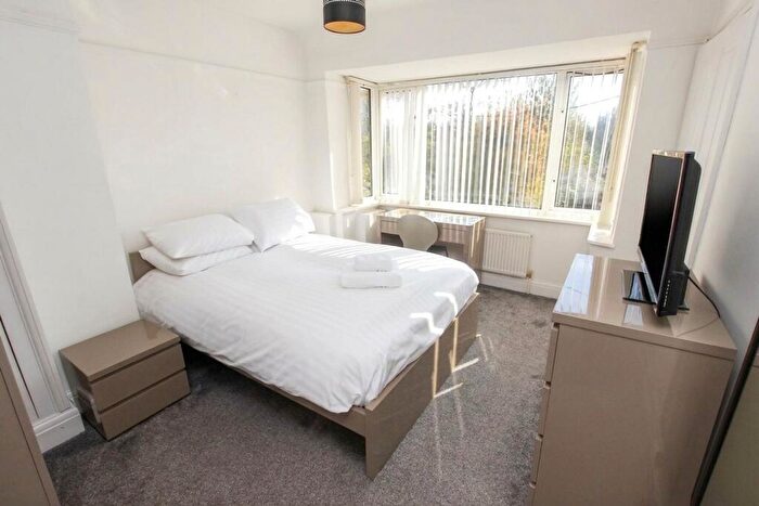 1 Bedroom Semi-Detached House To Rent In Erleigh Court Gardens, Earley, RG6