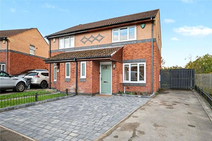 3 Bedroom Semi Detached House For Sale In The Clearings, Leeds, West Yorkshire, LS10