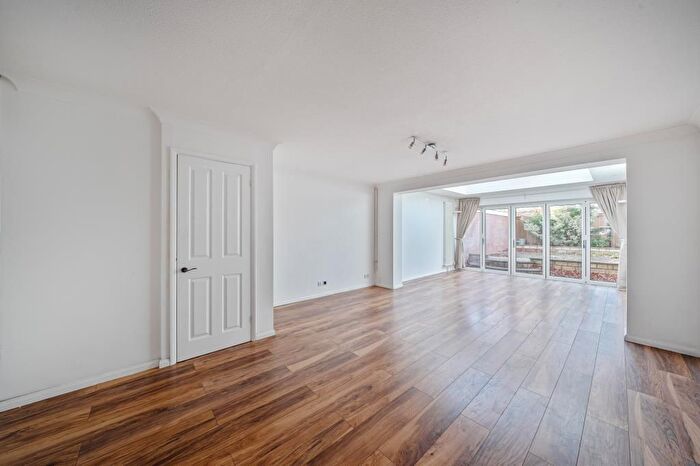 5 Bedroom End Terrace House To Rent In Gainsborough Road, Richmond, TW9